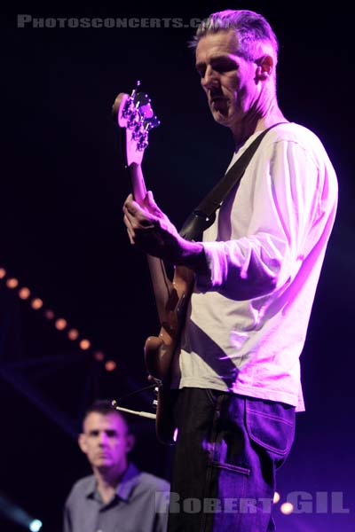 YOUNG MARBLE GIANTS - 2010-06-01 - PARIS - Espace Charlie Parker - Grande Halle - 